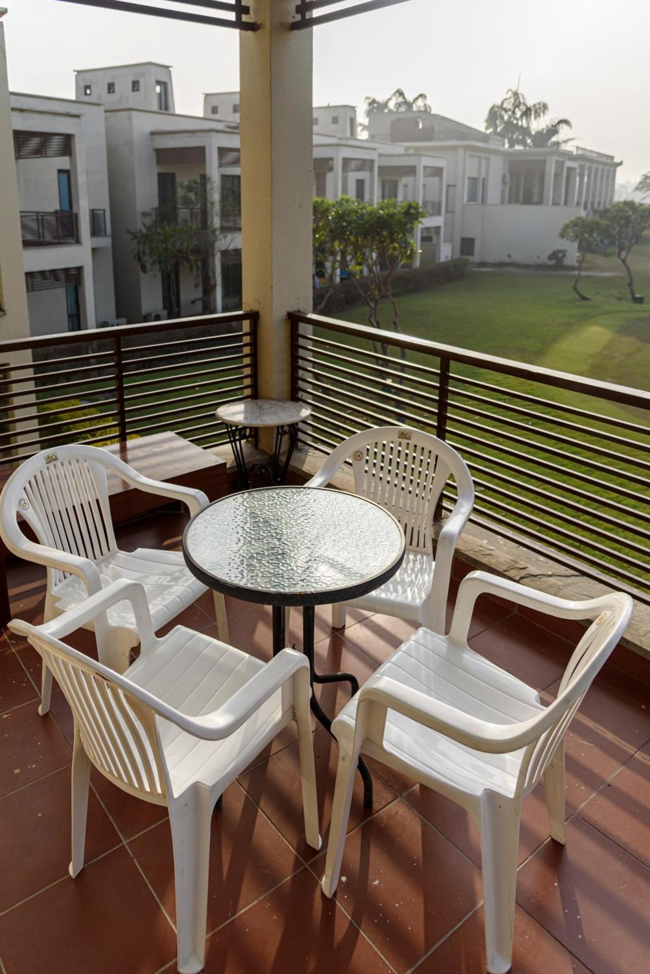 Beautiful At Tarudhan Valley Golf Resort, Manesar Apartment Gurgaon
