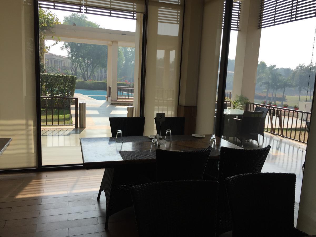 Beautiful At Tarudhan Valley Golf Resort, Manesar Apartment