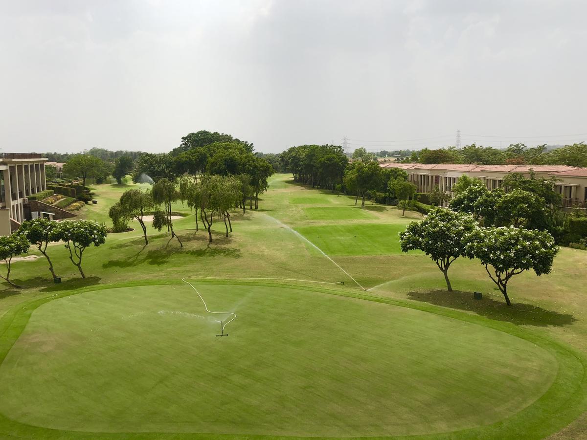 Apartment Beautiful At Tarudhan Valley Golf Resort, Manesar Gurgaon