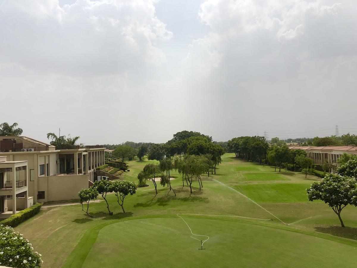 Apartment Beautiful At Tarudhan Valley Golf Resort, Manesar *
