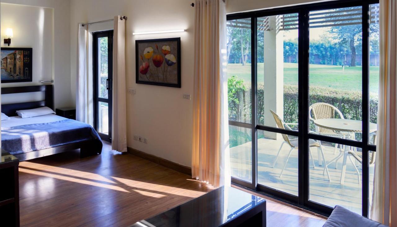 Apartment Beautiful At Tarudhan Valley Golf Resort, Manesar *